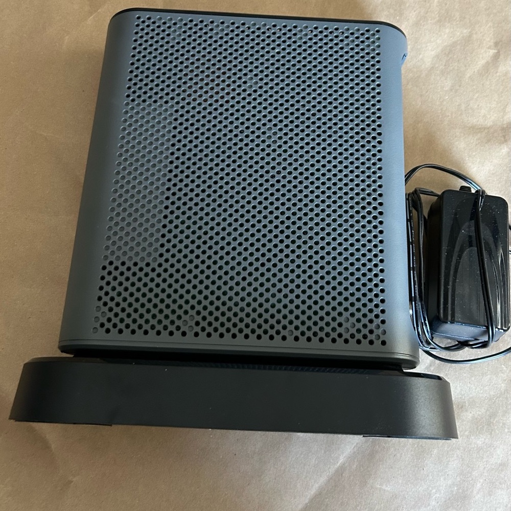Motorola Black and White Cable Modem Router - Picture 4 of 4
